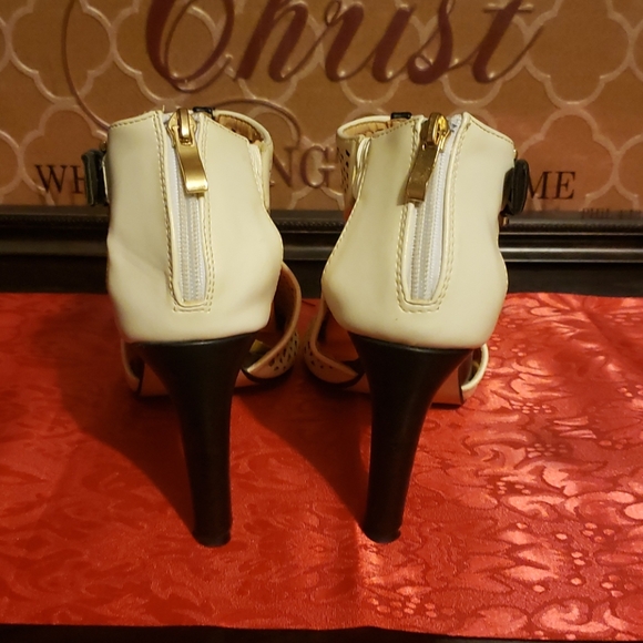 Shoes - Picture 4 of 4